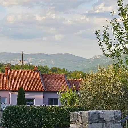 펜션 Family Friendly House With A Parking Space Ripenda Verbanci, - 24476