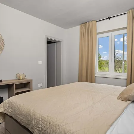 Family Friendly House With A Parking Space Ripenda Verbanci, - 24476 펜션 *