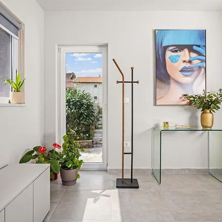 펜션 Family Friendly House With A Parking Space Ripenda Verbanci, - 24476