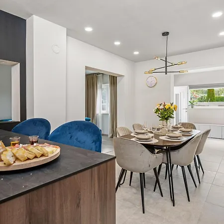 Family Friendly House With A Parking Space Ripenda Verbanci, - 24476 * 라빈